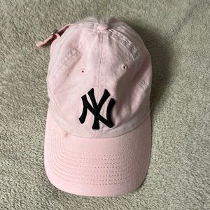 Yankees hat one size fits most black and pink.
